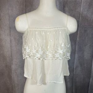 Love Culture Cream Lace Flowy Crop Top | Size Small